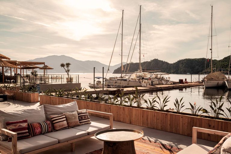 10 Creative Corporate Retreat Themes to Inspire Team Connection and Growth
